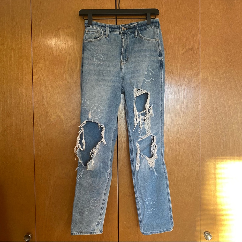 Hollister Ultra High-Rise Destroyed Smiley Print Dad Jeans